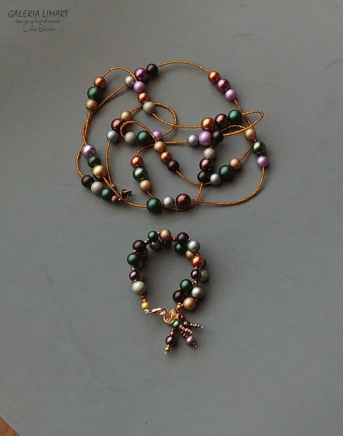 Autorska niebanalna kompozycja naszyjnika z mixu bajecznie kolorowych szklanych pereł w pięknych kolorach jesieni